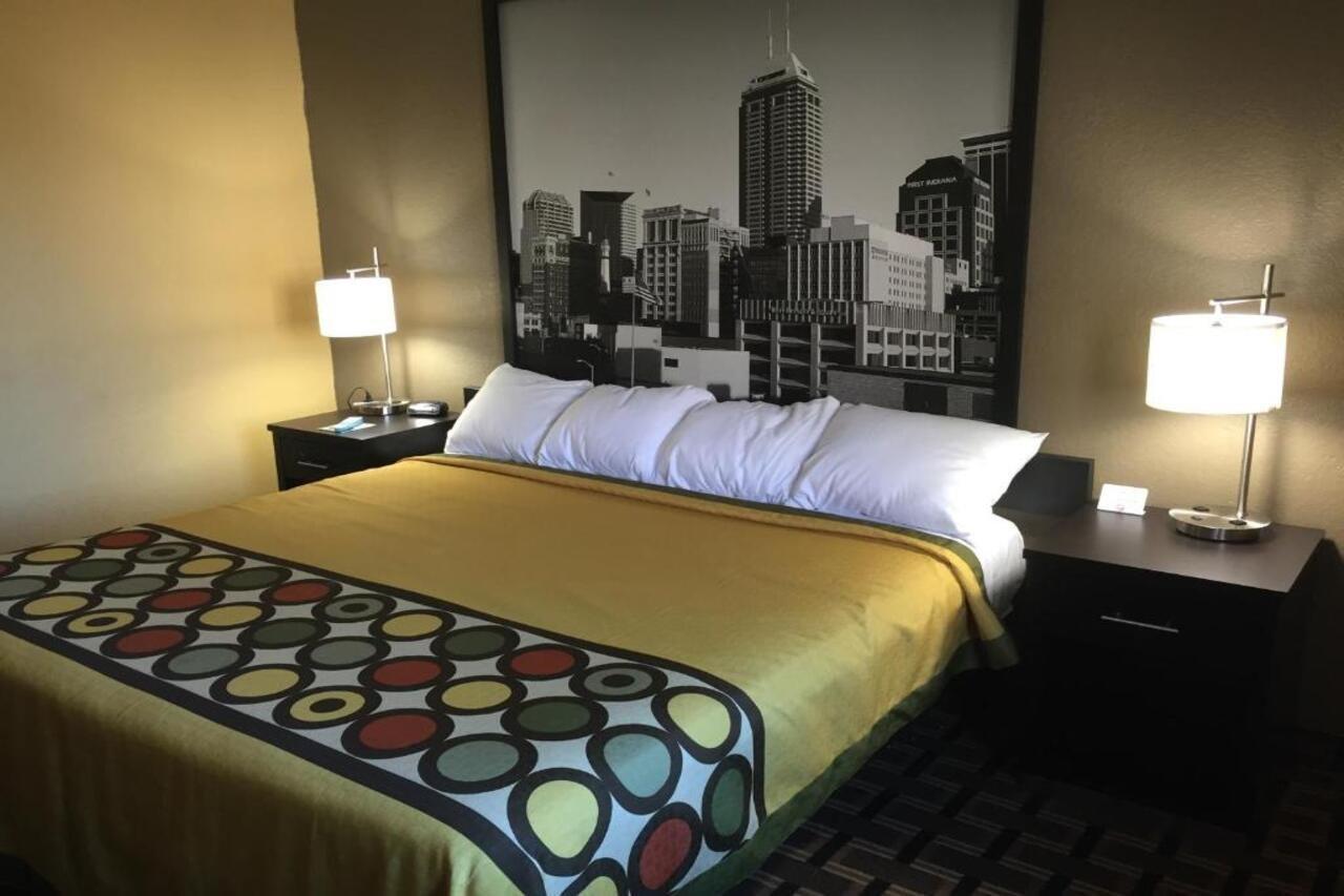 Super 8 By Wyndham Motel