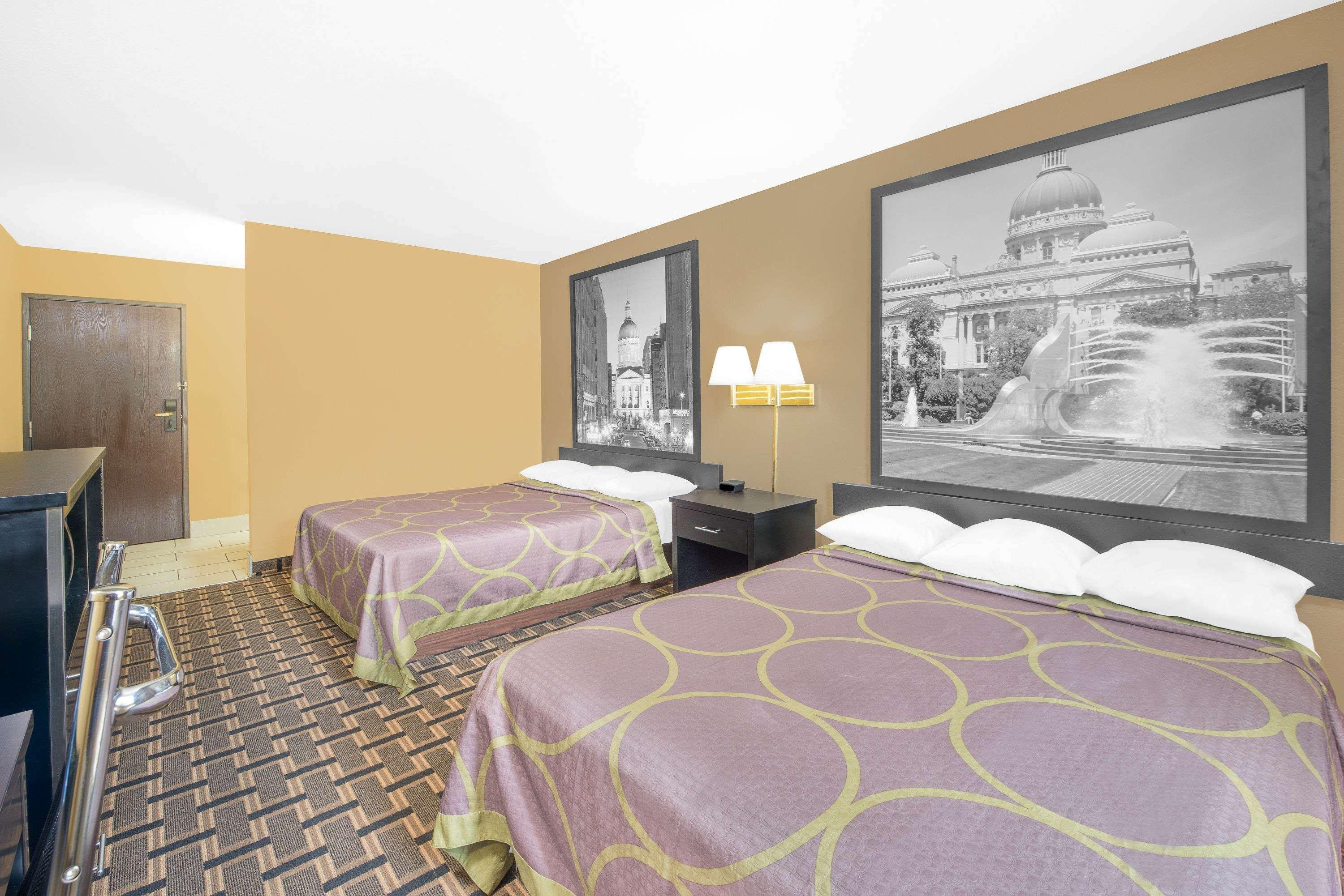 Super 8 By Wyndham Motel