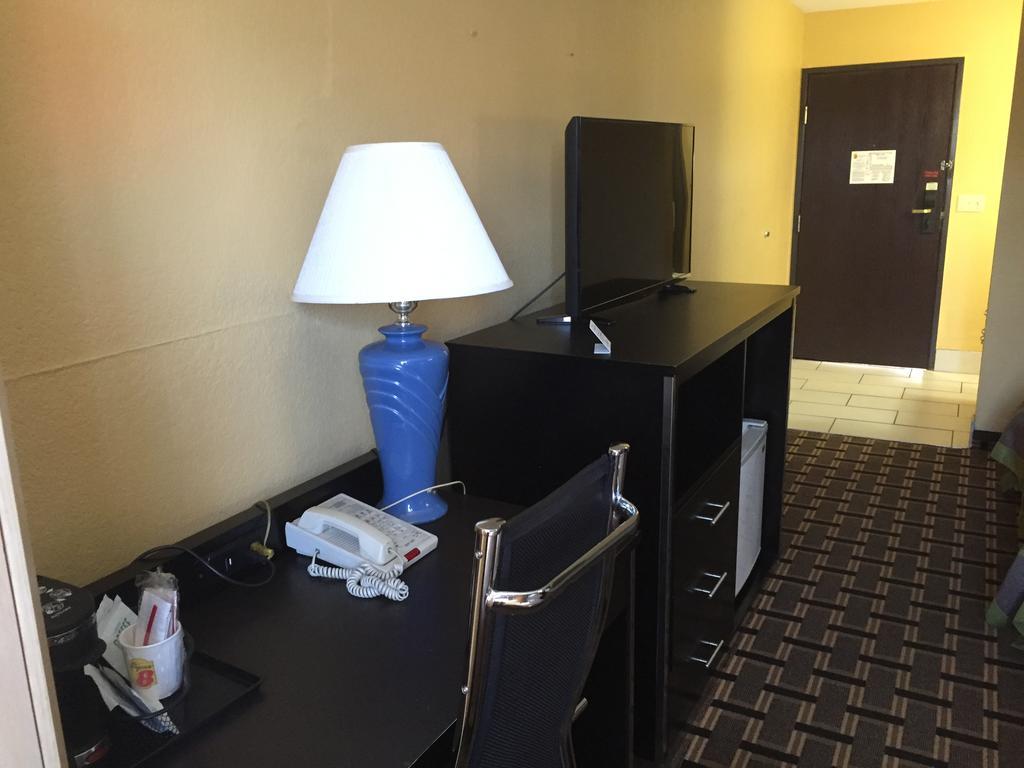 Super 8 By Wyndham Motel 2*